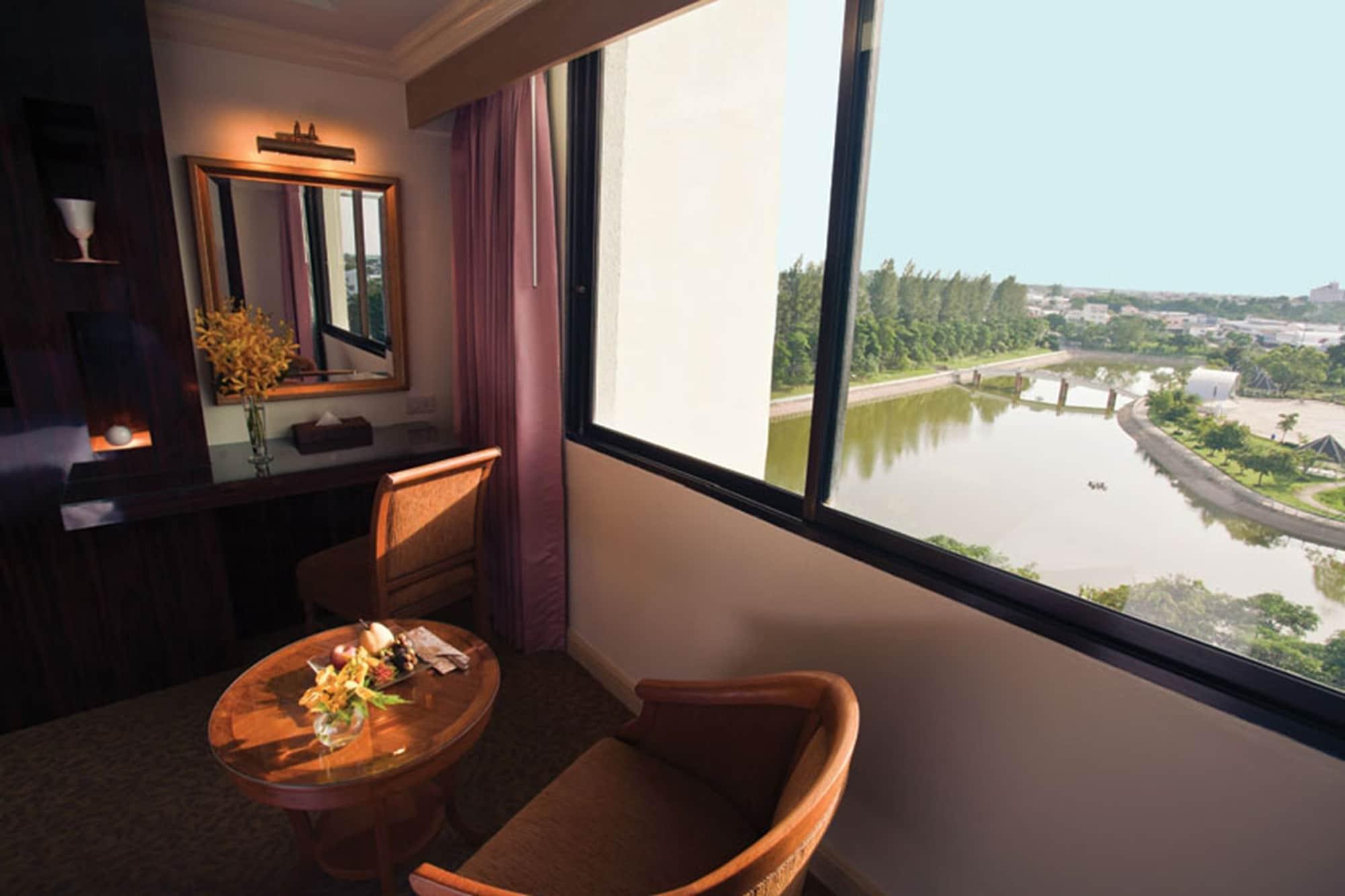 Ploy Palace Hotel Mukdahan Exterior foto